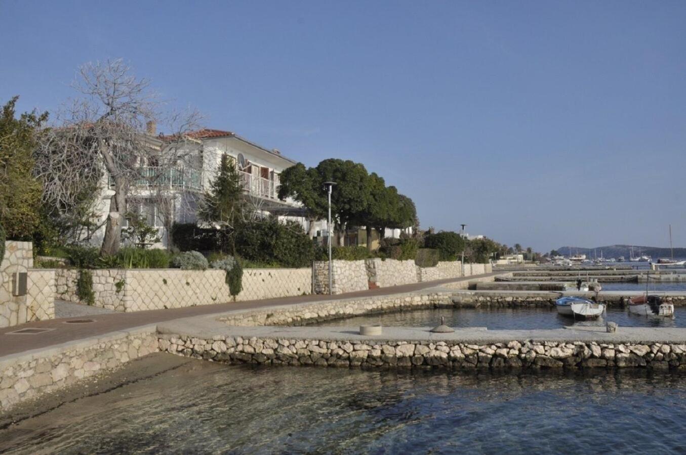 Apartments Petar - 6M From The Sea Barbat na Rabu Ngoại thất bức ảnh